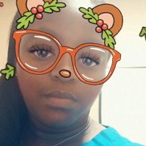 Meet your Posher, Ebony